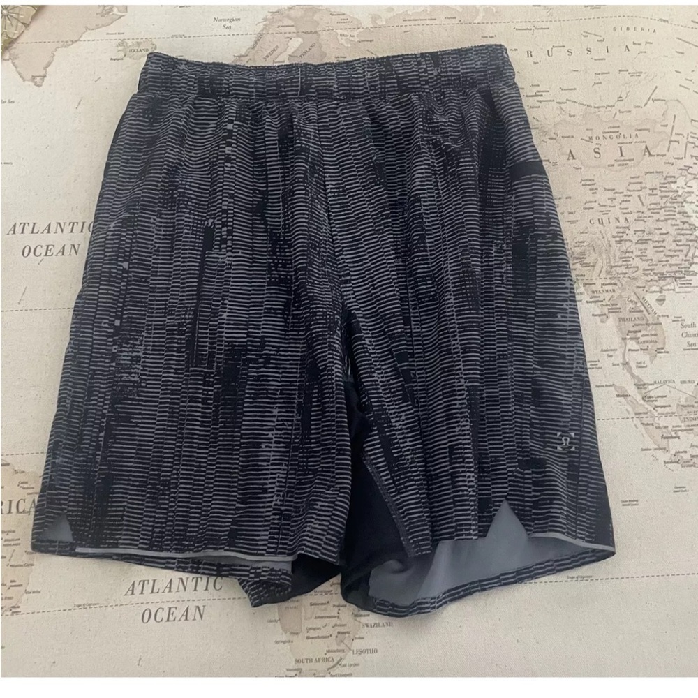 Lululemon Men's Surge Short Linerless 7" Matchstick Asphalt Grey Black Small